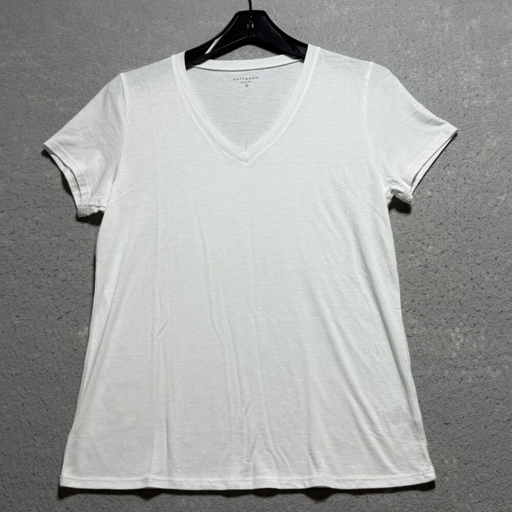 Mott and Bow T Shirt Womens Size M White Pima Cotton V Neck Short Sleeve Basic - Picture 1 of 10